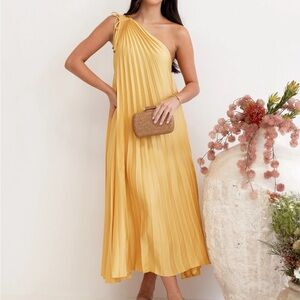 Petal & Pup Cali One Shoulder Midi Dress